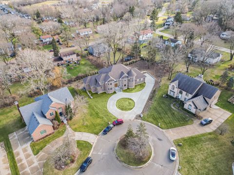 A home in Bloomfield Twp