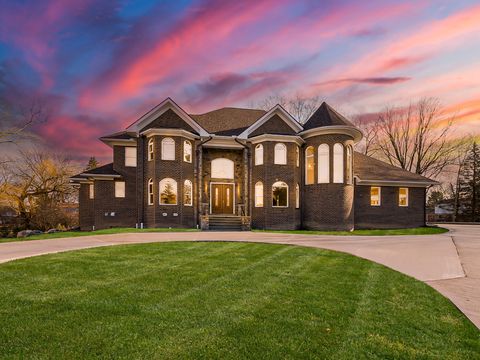 A home in Bloomfield Twp