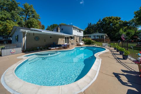 A home in Bloomfield Twp