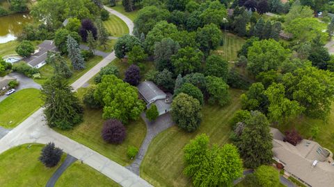 A home in Bloomfield Twp