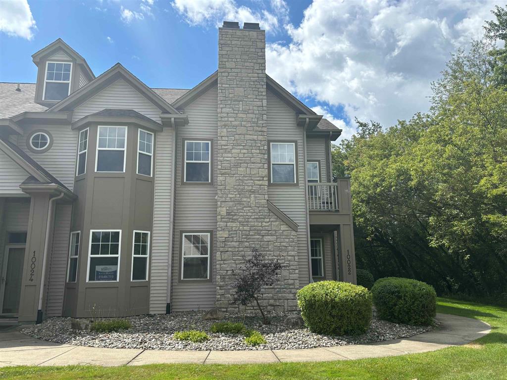 View Grand Blanc Twp, MI 48439 condo