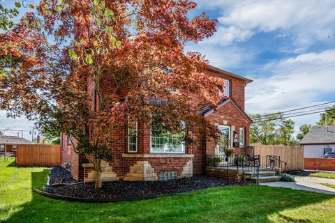 A home in Grosse Pointe Farms