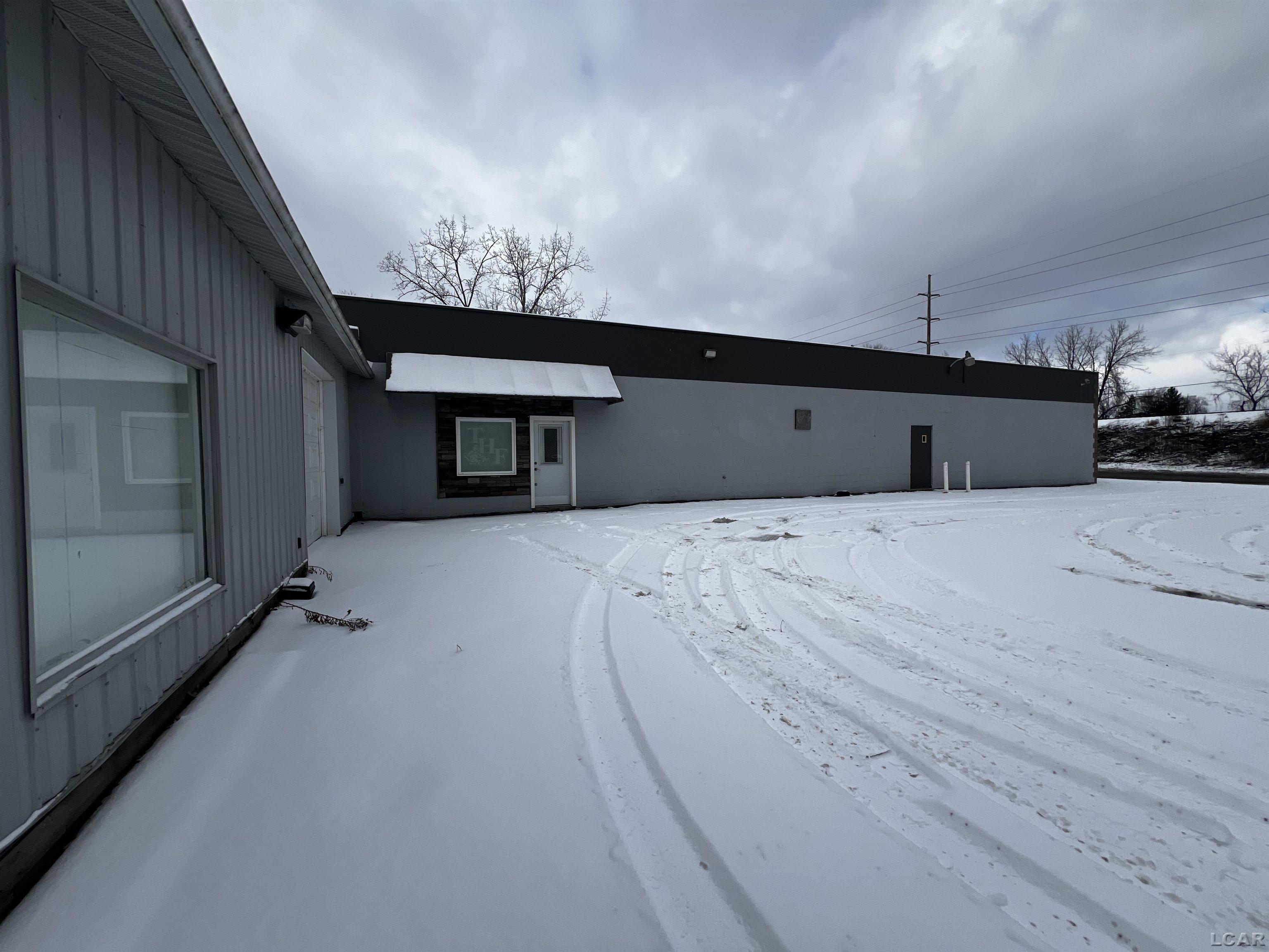 725 W Beecher Street