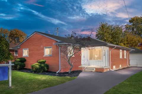 A home in Dearborn Heights