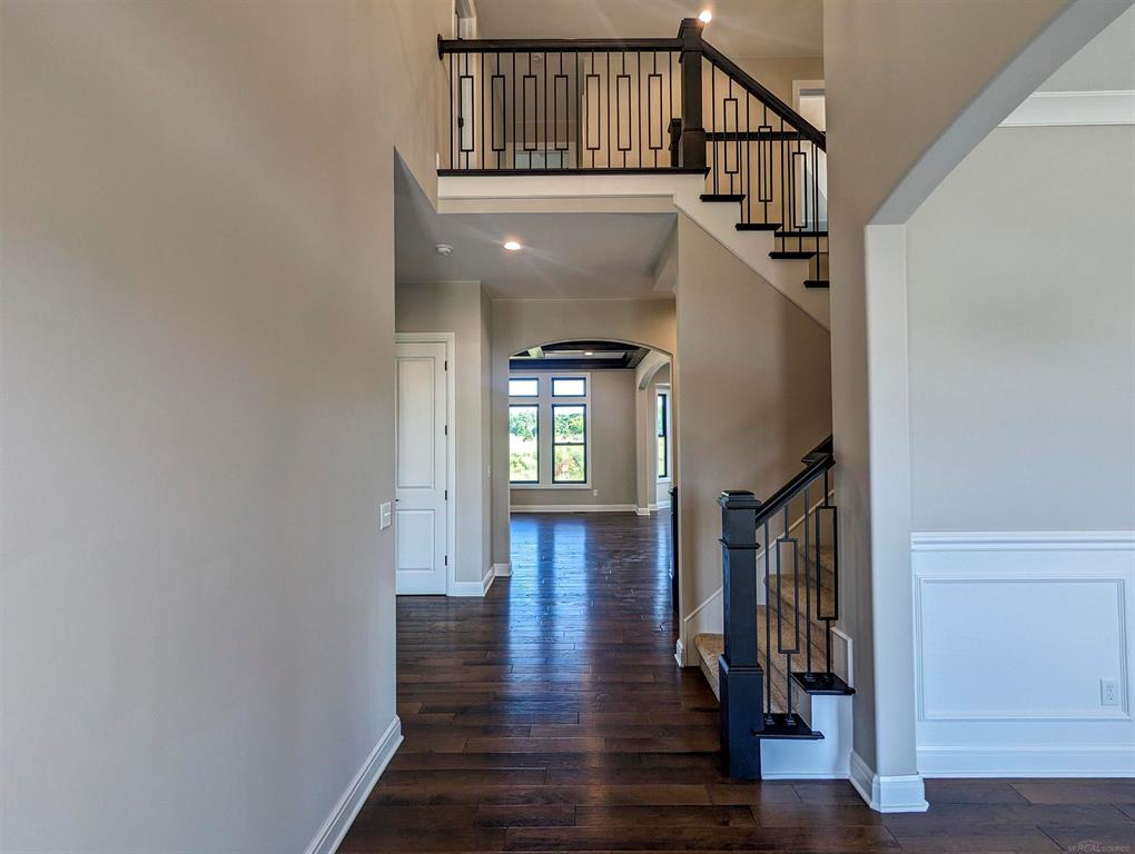 1035 Lindenhill Lane