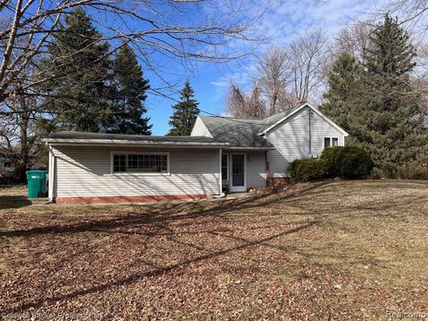 200 Rolfe Street W Perry City Shiawassee MI 48872