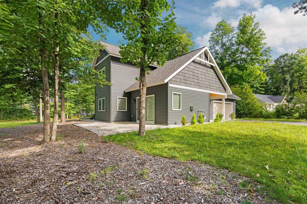 Photo 58 of 60 of 2145 Arbutus Pointe Drive house