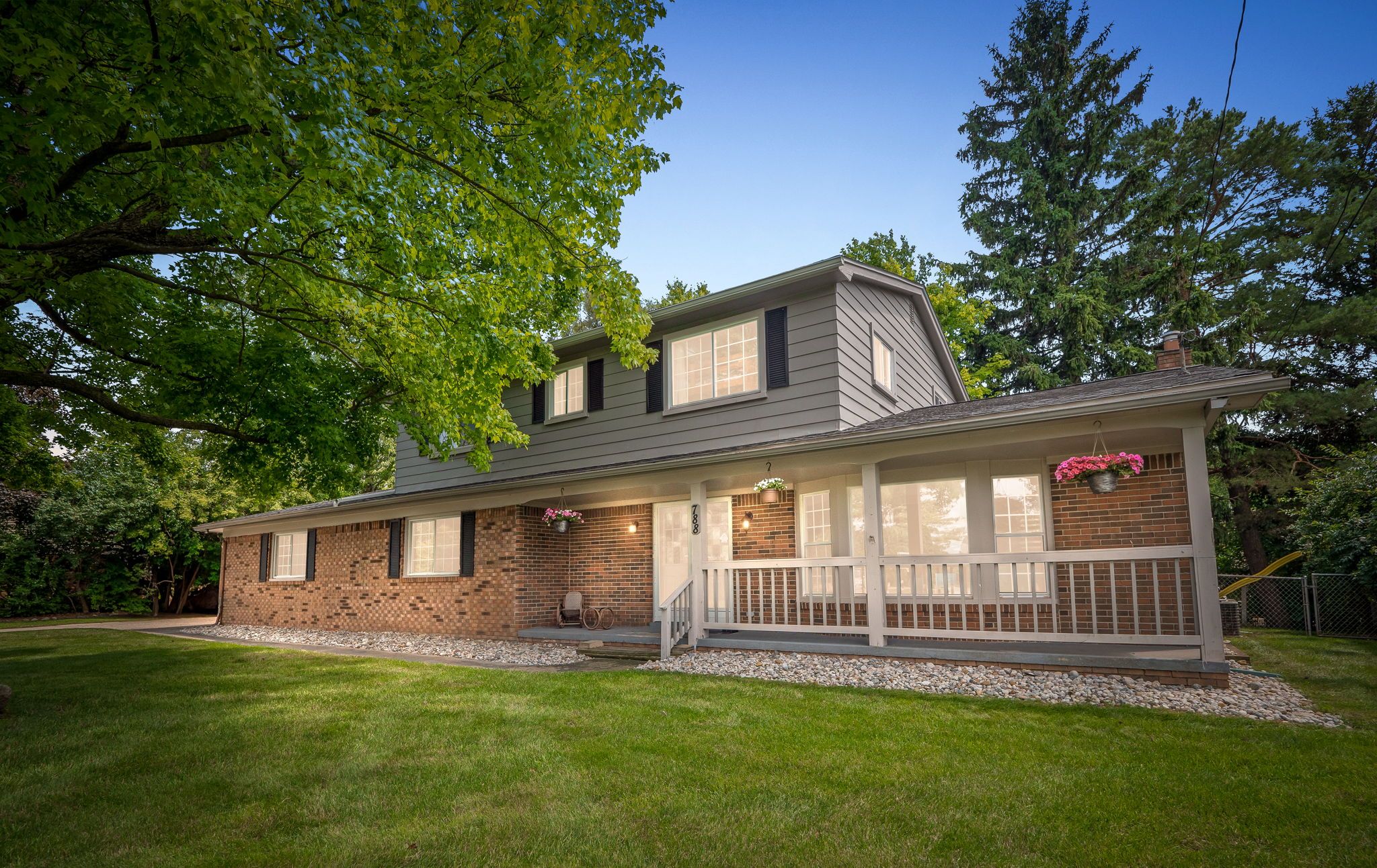 View Oxford Twp, MI 48371 house
