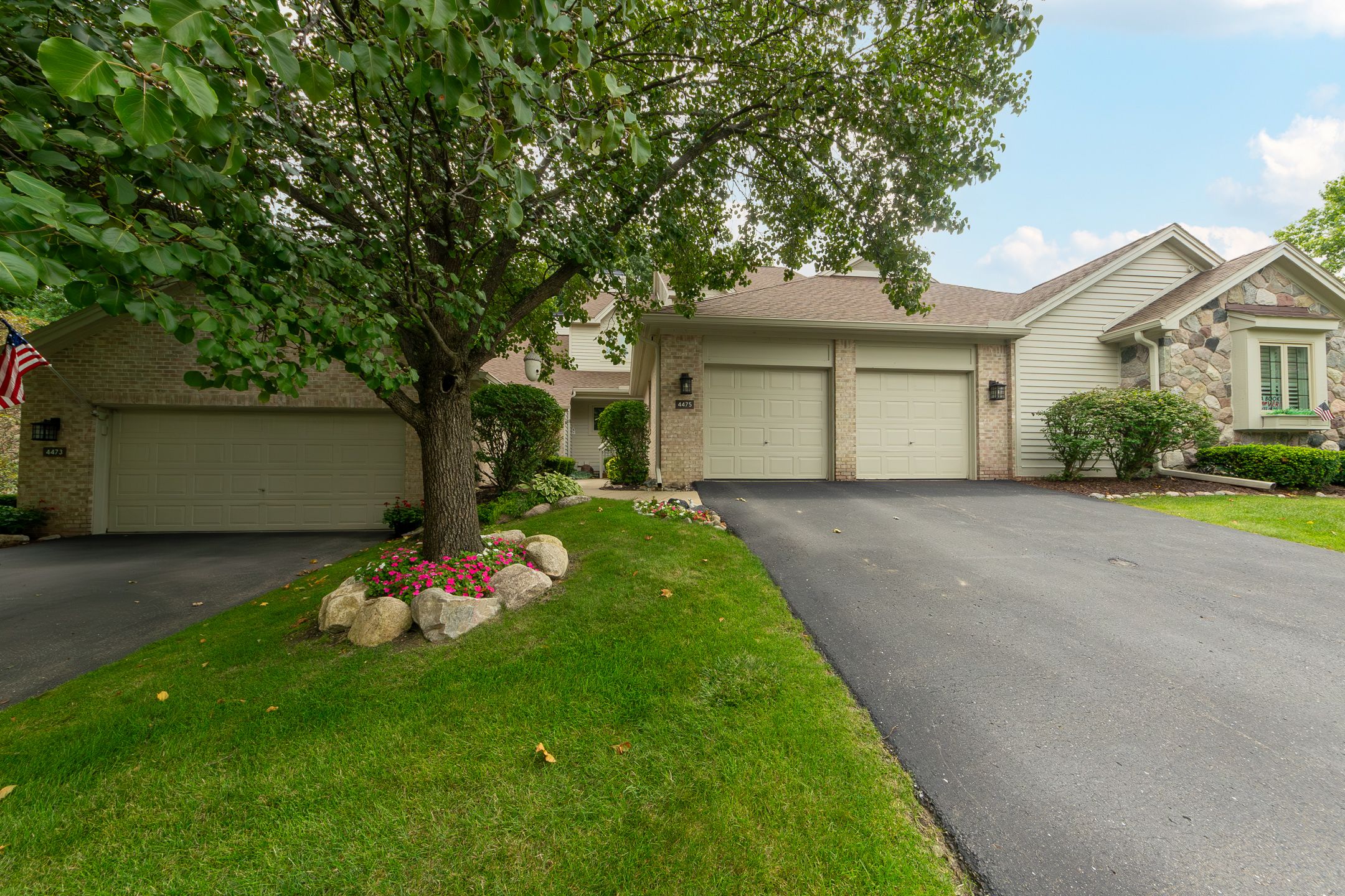 View Genoa Twp, MI 48116 condo