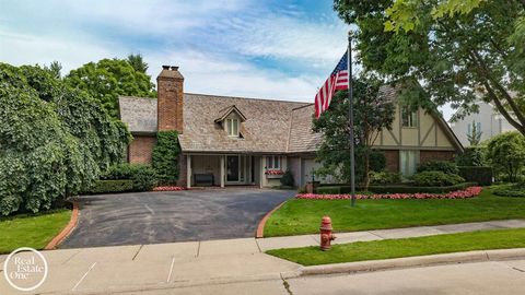 A home in Grosse Pointe Farms