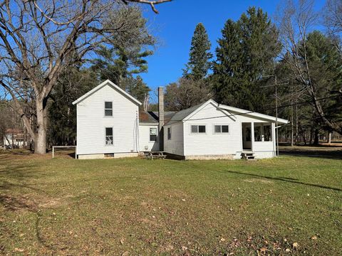 A home in Reynolds Twp