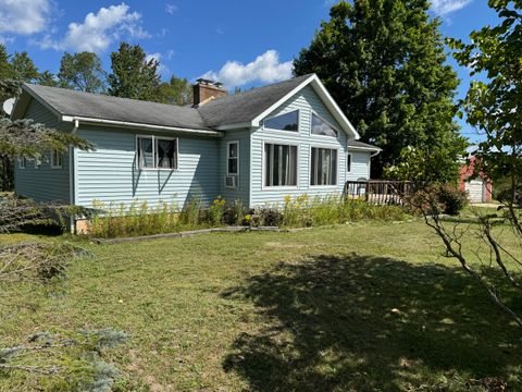 A home in Lincoln Twp