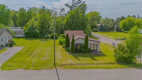 A home in Roscommon Twp