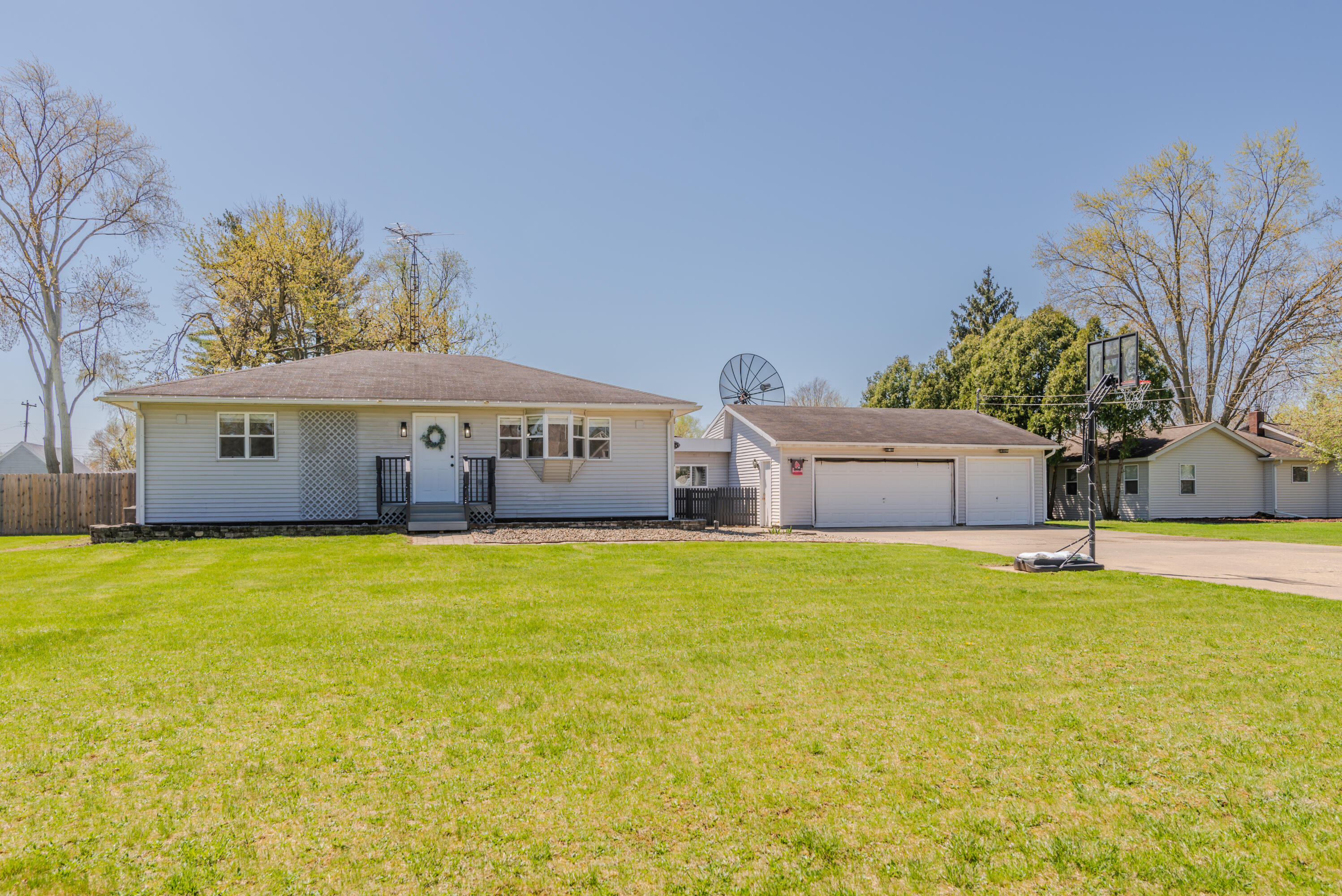 View Leoni Twp, MI 49254 house
