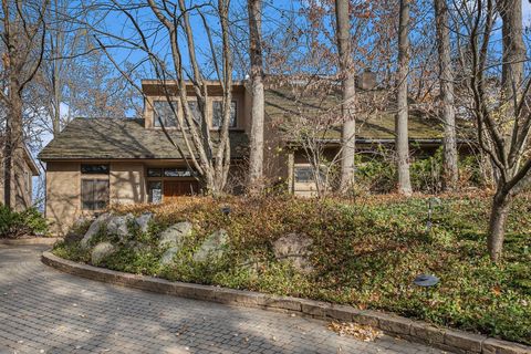 A home in West Bloomfield Twp