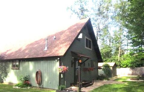 A home in Roscommon Twp