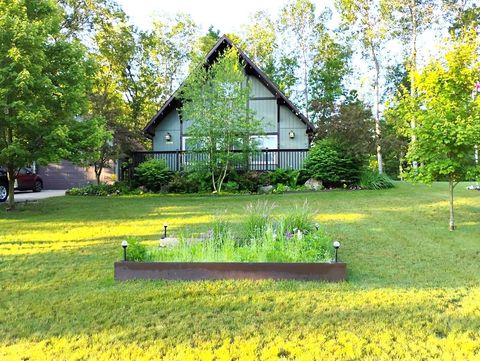 A home in Roscommon Twp