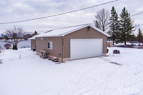 A home in Edwards Twp