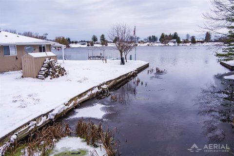 A home in Edwards Twp