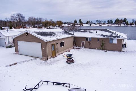 A home in Edwards Twp