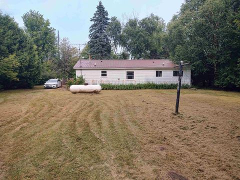 A home in Deep River Twp