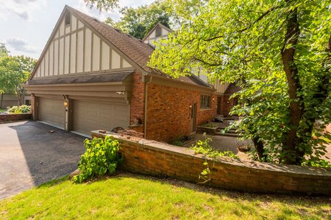 A home in Bloomfield Twp