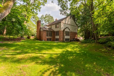 A home in Bloomfield Twp