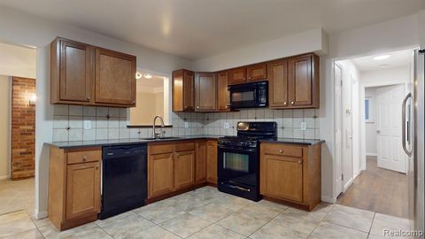 A home in WarrenCity_Macomb