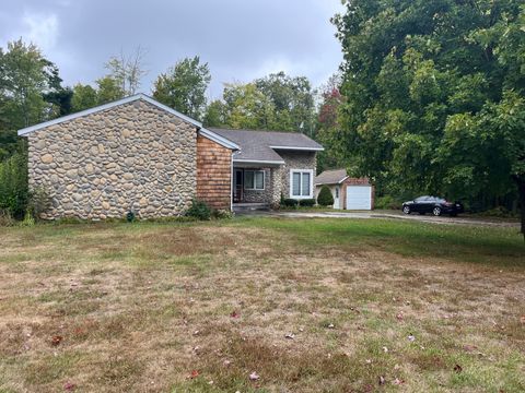 A home in Alabaster Twp