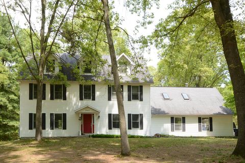 A home in Paw Paw Twp