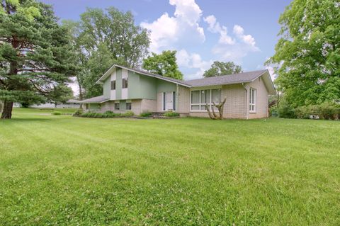 A home in West Bloomfield Twp