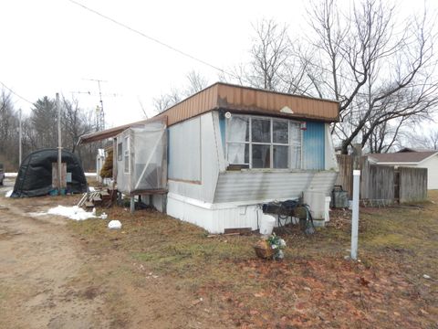 A home in Springdale Twp