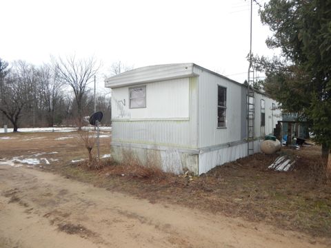 A home in Springdale Twp