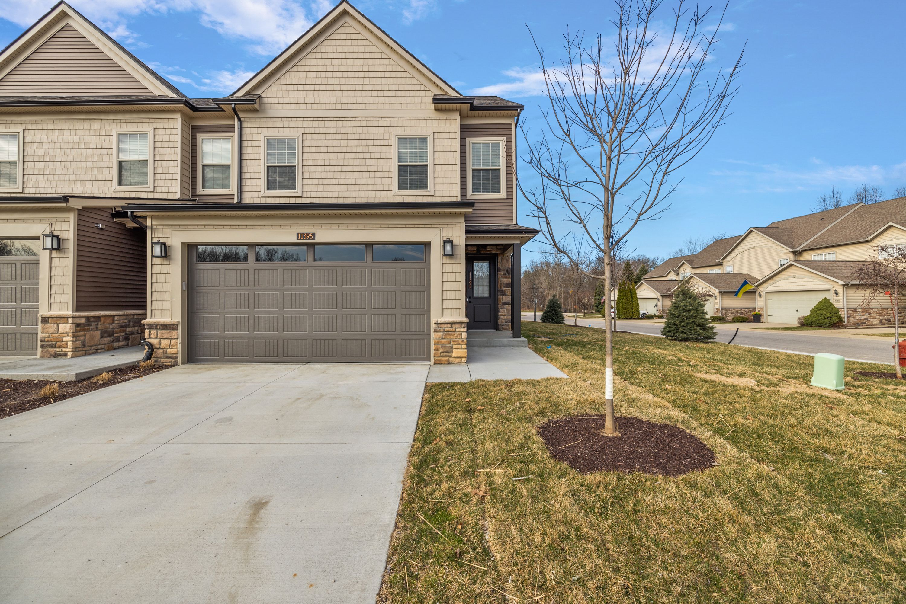 11372 Iziks Way Unit 8