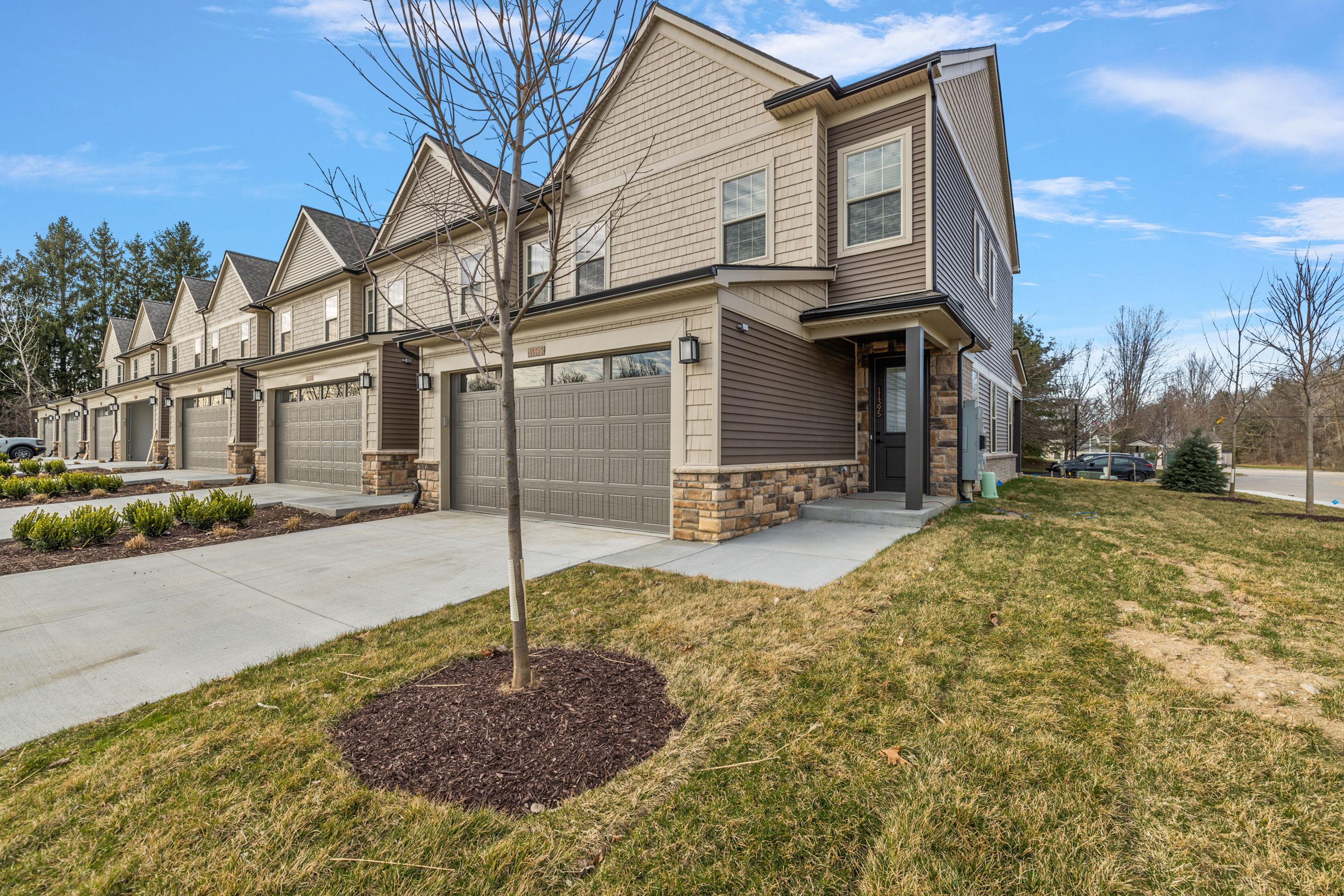 11372 Iziks Way Unit 8