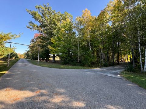 A home in Roscommon Twp