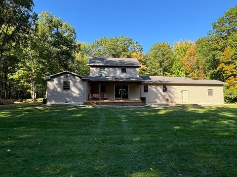 A home in Roscommon Twp