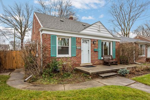 A home in Grosse Pointe Woods