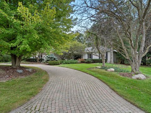 A home in Bloomfield Twp