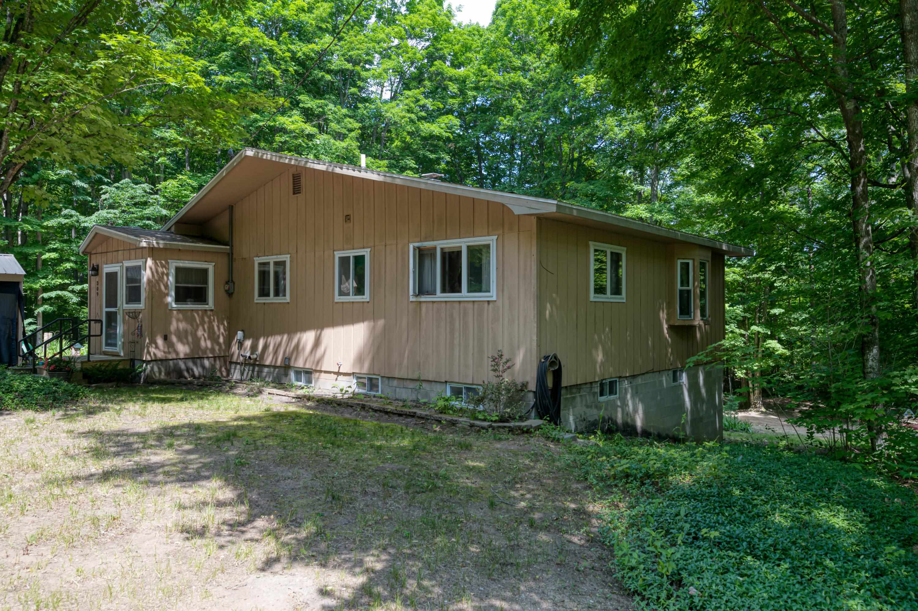 Photo 5 of 67 of 309 Oak Hill Road house