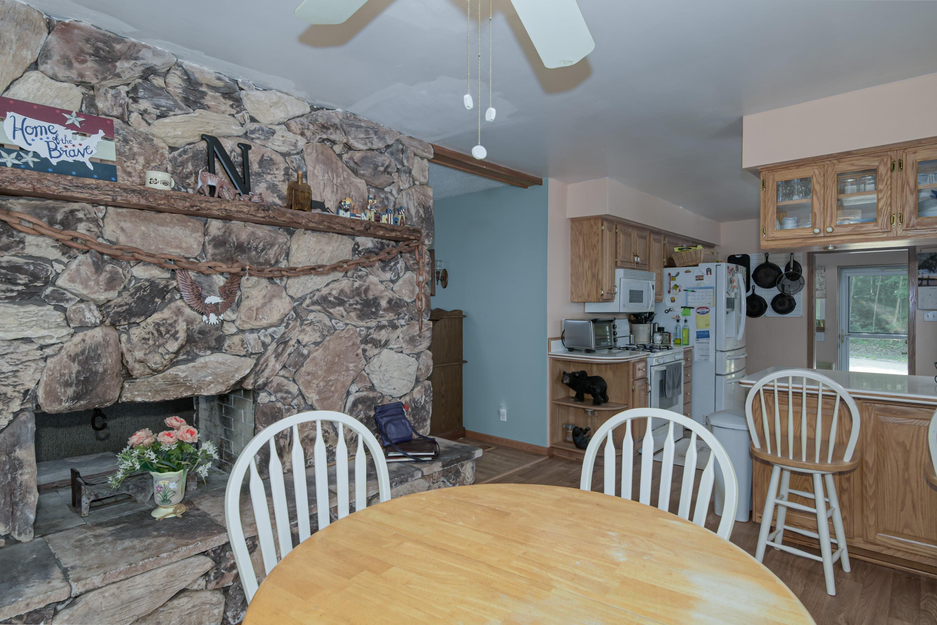 Photo 4 of 67 of 309 Oak Hill Road house