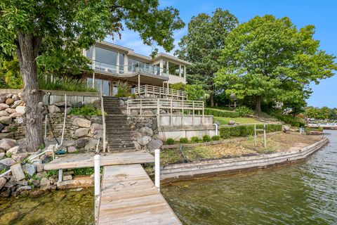 A home in Waterford Twp