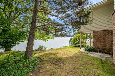 A home in Waterford Twp