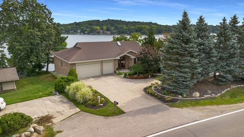 A home in Waterford Twp