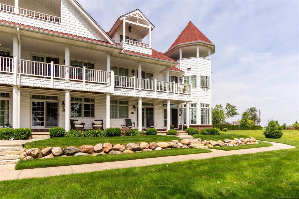 View Clay Twp, MI 48001 condo