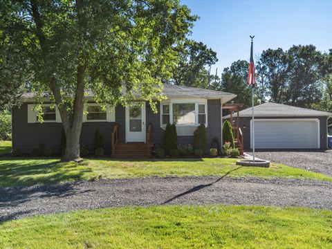 A home in Waterford Twp