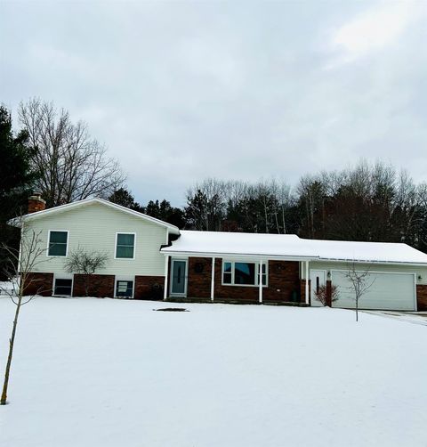 A home in Clam Lake Twp