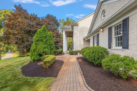 A home in Bloomfield Twp