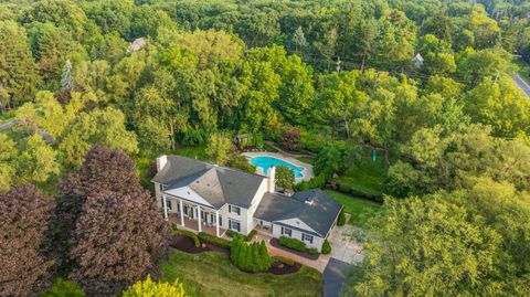 A home in Bloomfield Twp