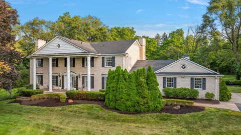 A home in Bloomfield Twp